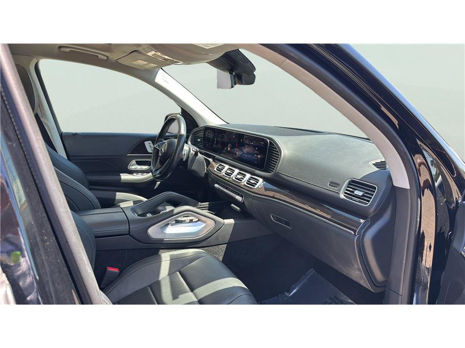 Used 2024 Mercedes-Benz GLS 450 4MATIC image 23
