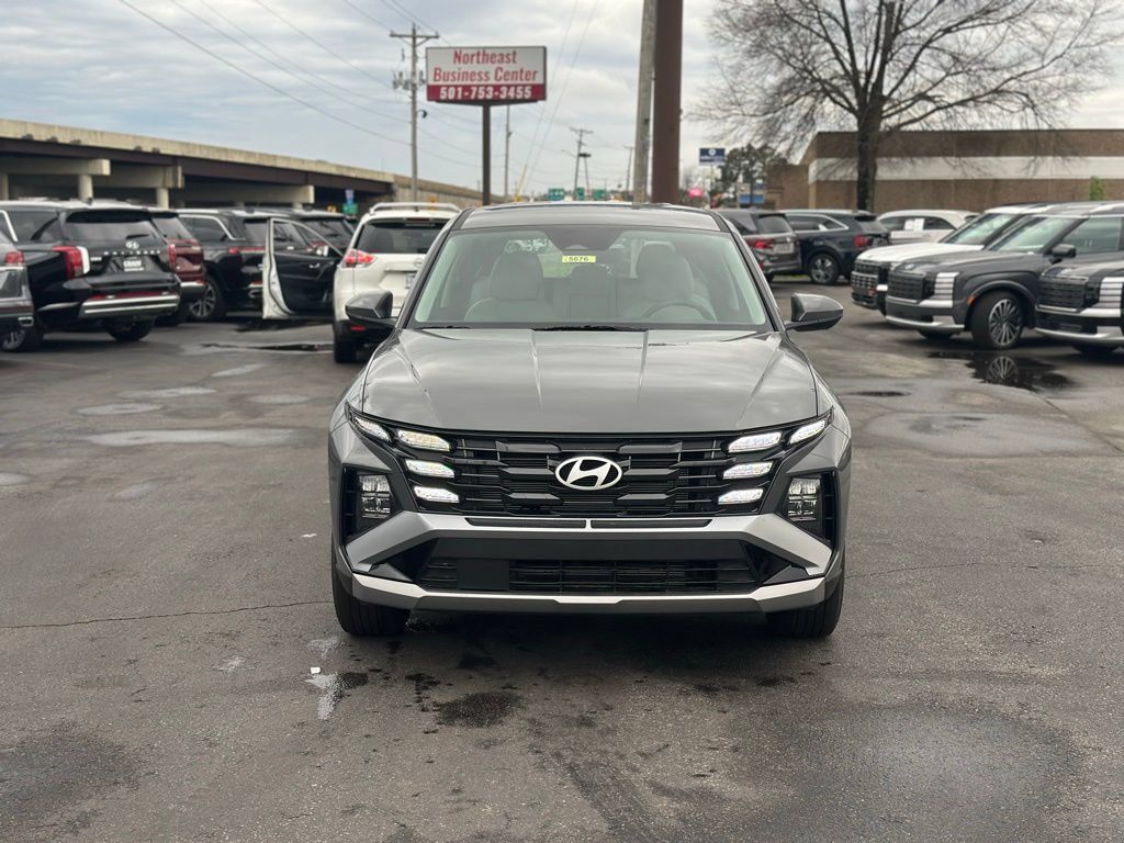New 2025 Hyundai Tucson SE FWD image 2