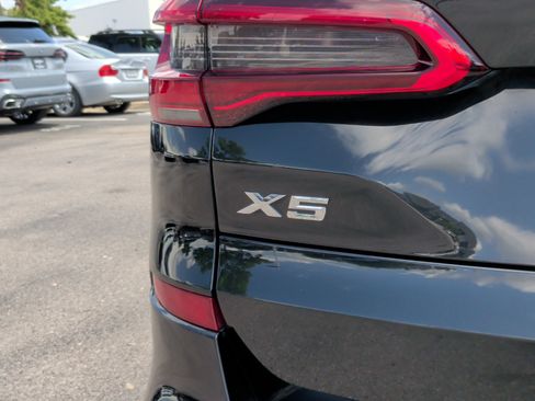 Used 2019 BMW X5 xDrive40i w/ M Sport Package AWD/4WD image 12
