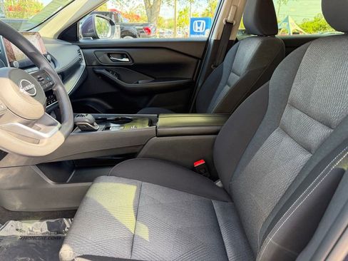 Used 2024 Nissan Rogue SV FWD image 16