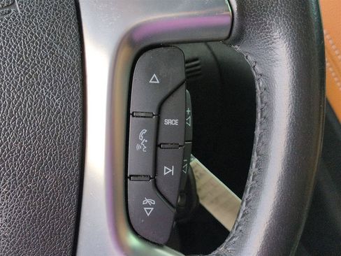 Used 2013 Chevrolet Traverse LTZ FWD image 19