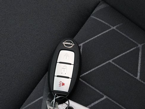 Used 2025 Nissan Frontier SV image 28