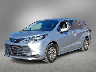 Used 2021 Toyota Sienna LE