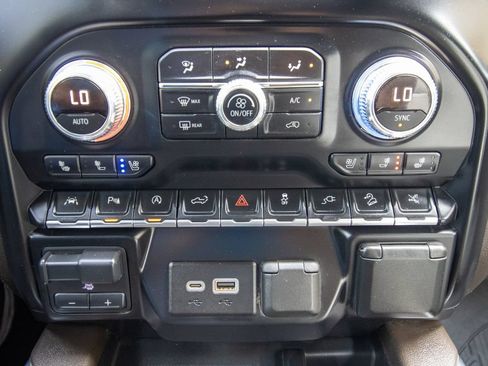 Used 2019 GMC Sierra 1500 Denali w/ Denali Ultimate Package AWD/4WD image 36