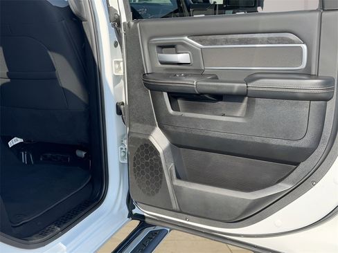 Used 2024 RAM 3500 Big Horn image 28