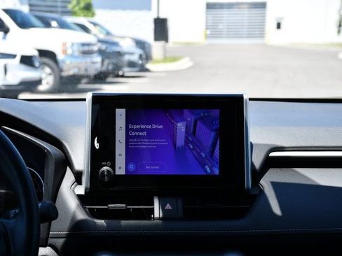 Used 2025 Toyota RAV4 XLE FWD image 25