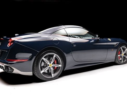 Used 2016 Ferrari California T RWD image 4