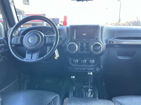 Used 2017 Jeep Wrangler Unlimited Sahara image 16
