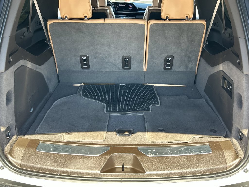 Used 2022 Cadillac Escalade ESV Sport w/ Touring Package AWD/4WD image 27