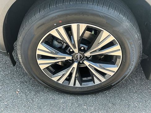 Certified 2023 Nissan Rogue SV FWD image 10