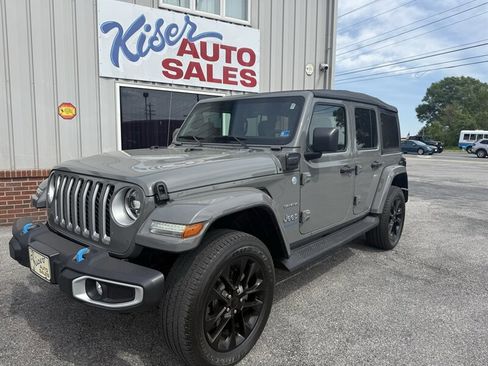 Used 2023 Jeep Wrangler Unlimited Sahara AWD/4WD image 2