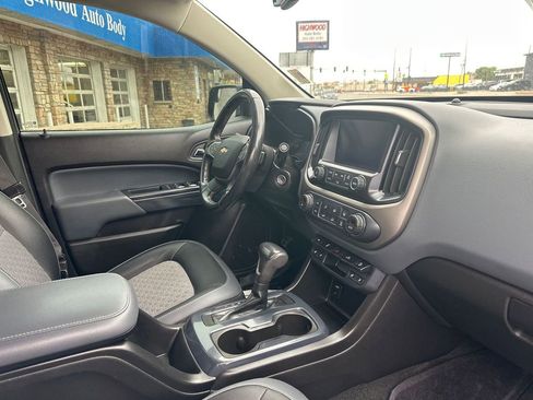 Used 2017 Chevrolet Colorado Z71 AWD/4WD image 29