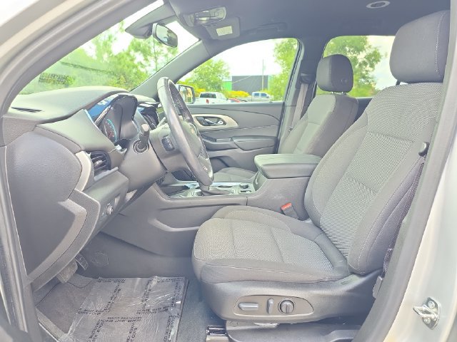 Certified 2022 Chevrolet Traverse LT FWD image 17