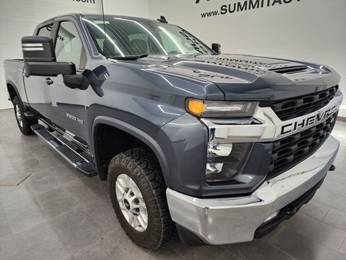 Used 2020 Chevrolet Silverado 2500 LT w/ Convenience Package image 2