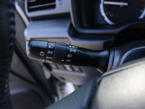 Used 2022 Toyota 4Runner Limited AWD/4WD image 9