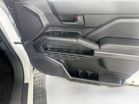 Used 2025 Toyota 4Runner SR5 image 30