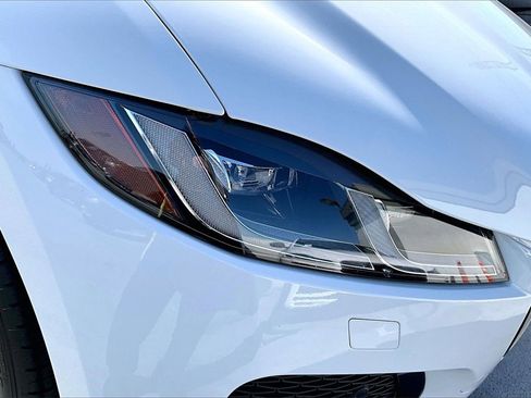 Used 2024 Jaguar F-PACE R-Dynamic S image 30