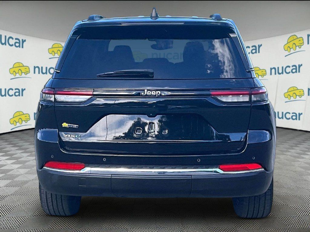 Used 2023 Jeep Grand Cherokee 4WD 4xe image 5