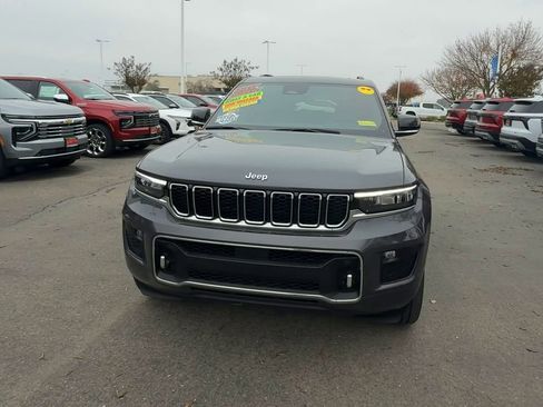 Used 2023 Jeep Grand Cherokee Overland image 2