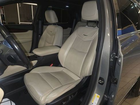 Used 2018 Cadillac XT5 Luxury w/ Driver Awareness Package image 11