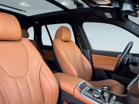 Used 2022 BMW X5 xDrive40i w/ Premium Package image 31