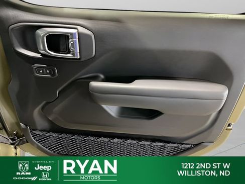 New 2026 Jeep Gladiator Mojave w/ Technology Group AWD/4WD image 42