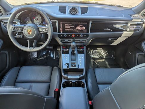 New 2026 Porsche Macan image 23