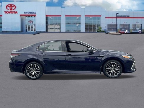 Certified 2021 Toyota Camry XLE image 3