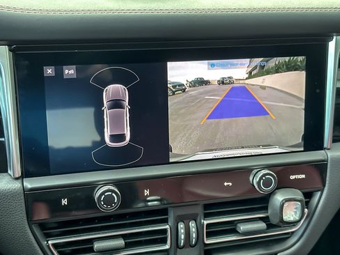 Certified 2024 Porsche Macan image 20