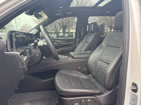 Certified 2023 Cadillac Escalade ESV Sport Platinum w/ LPO, ONYX Package image 9