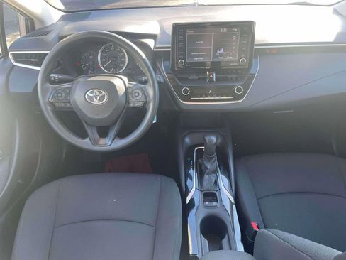 Used 2022 Toyota Corolla LE image 12