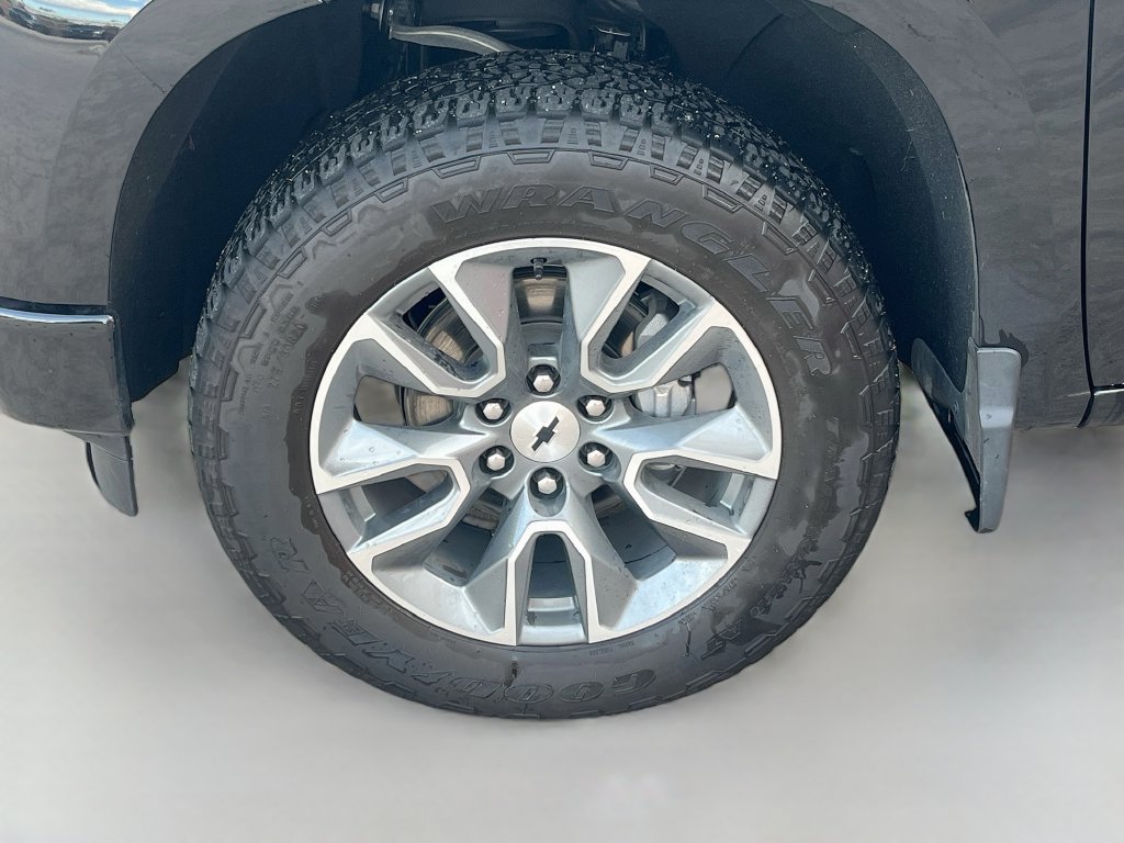Used 2025 Chevrolet Silverado 1500 RST AWD/4WD image 33