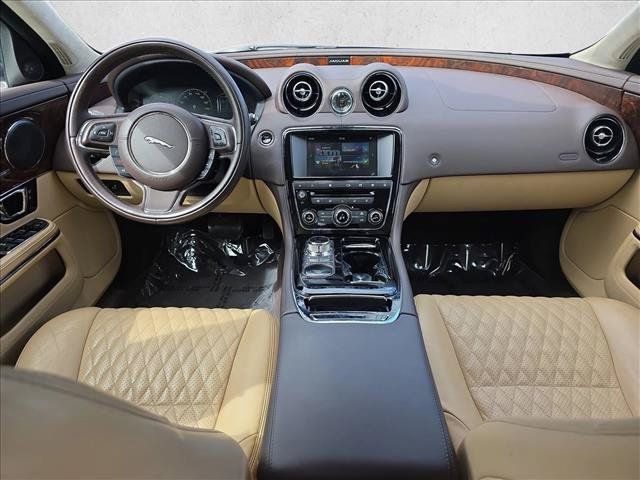 Used 2016 Jaguar XJ L Portfolio AWD/4WD image 9
