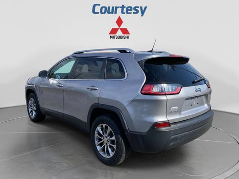 Used 2019 Jeep Cherokee Latitude Plus AWD/4WD image 3
