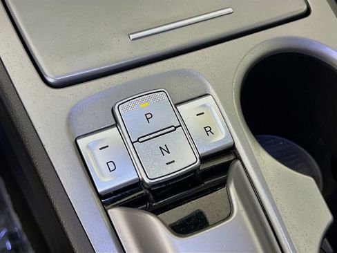 Used 2022 Hyundai Kona Limited FWD image 17