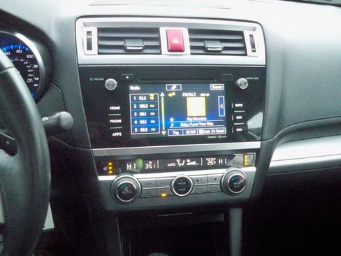 Used 2017 Subaru Legacy 2.5i Premium image 12