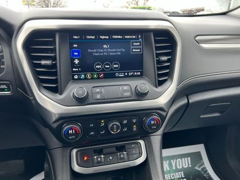 Used 2023 GMC Acadia SLT image 15