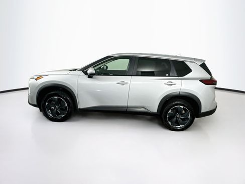 Used 2025 Nissan Rogue SV AWD/4WD image 4