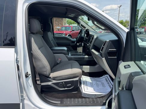 Used 2016 Ford F150 XLT w/ Equipment Group 302A Luxury AWD/4WD image 16