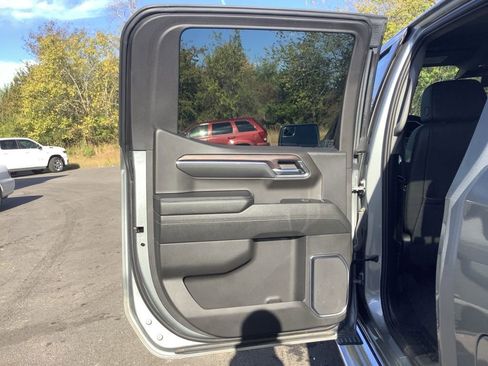 Used 2024 GMC Sierra 1500 SLT image 30