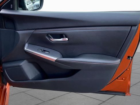 Used 2025 Nissan Sentra SR FWD image 22