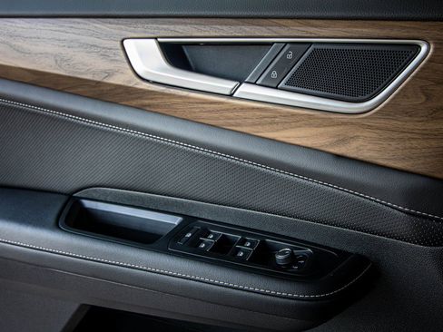 New 2026 Volkswagen Atlas SE image 26