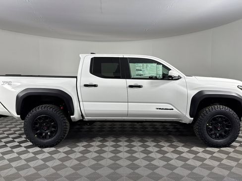 New 2025 Toyota Tacoma TRD Off-Road image 3