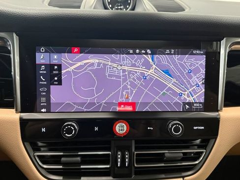Certified 2026 Porsche Macan AWD/4WD image 23