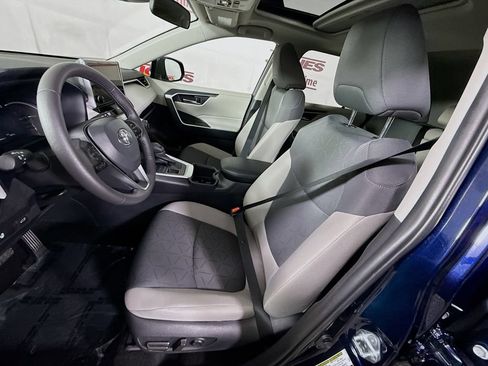 Used 2025 Toyota RAV4 XLE w/ Convenience Package AWD/4WD image 26