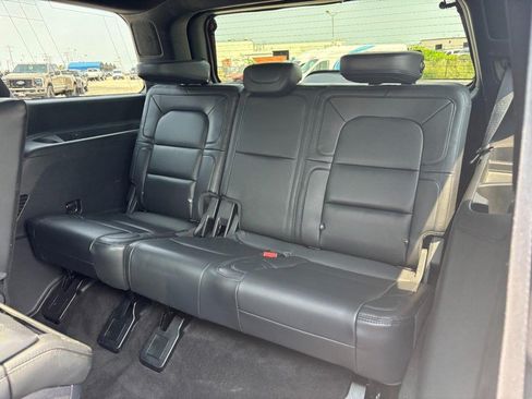 Used 2022 Lincoln Navigator Reserve AWD/4WD image 13