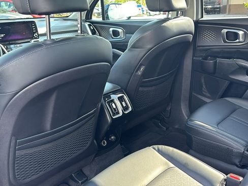 Used 2021 Kia Sorento SX image 31