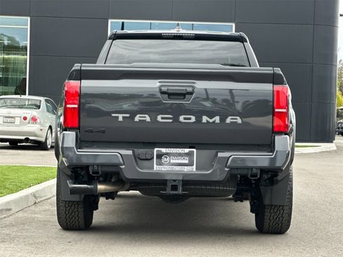 Used 2024 Toyota Tacoma TRD Off-Road image 4