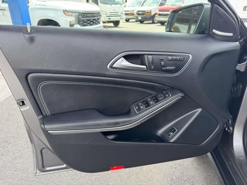 Used 2015 Mercedes-Benz GLA 250 4MATIC image 23