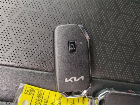 Used 2022 Kia Sorento S image 36
